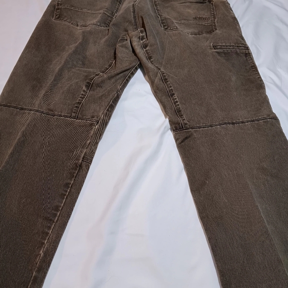 KUHL Men’s Jeans Size 34x30 Greenish Brown Outdoor Camping Distressed No Holes - Picture 7 of 8